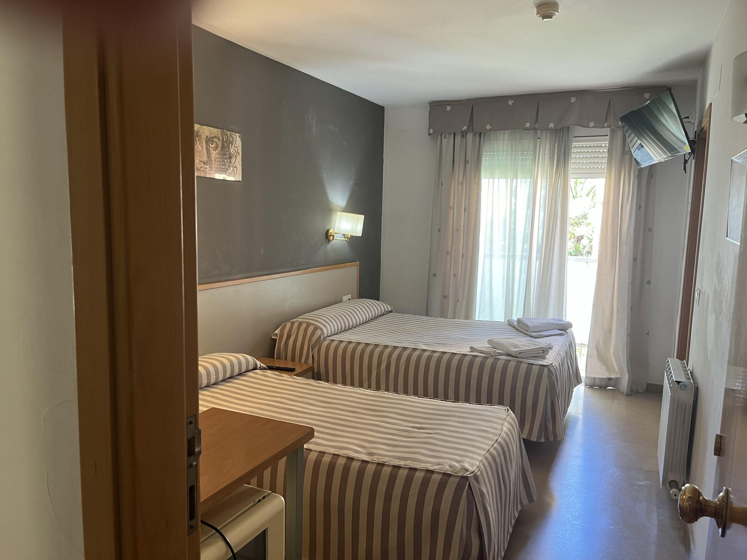 Habitación Triple - Hotel Cosmos Tarragona